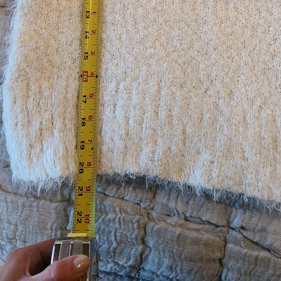 Sweater - Picture 5 of 7